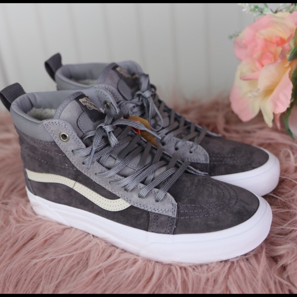 NWT Vans Gray Matte Women’s 8.5/Men’s 7